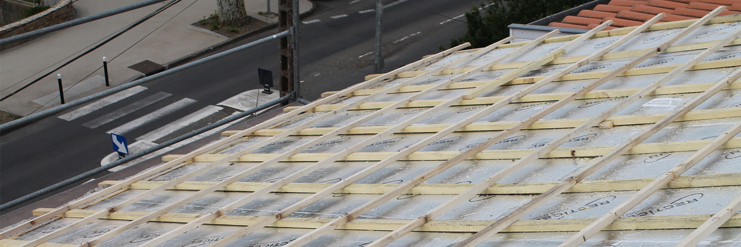 La méthode du sarking pour isoler la toiture par l'extérieur à Nantes (44)  - La Maison Des Travaux